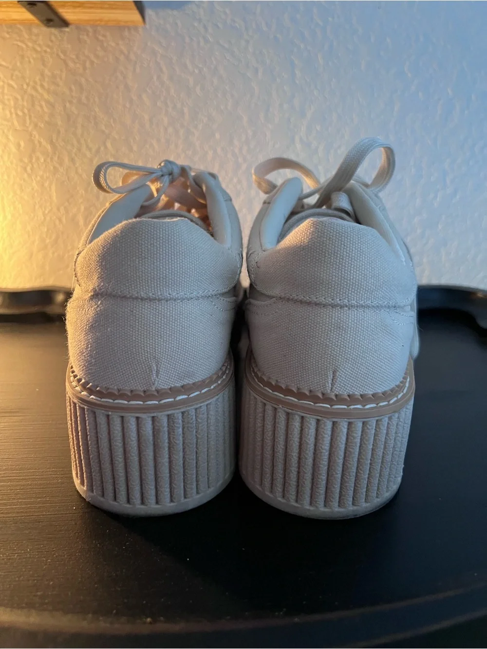 DV Dolce Vita Platform Sneakers Womens 10 Beige Canvas Embroidered Casual Shoes